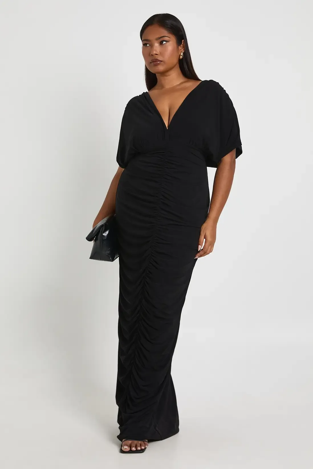 ROBE MAXI À DOUBLE COUCHE FRONCÉE, DÉCOLLETÉ PLONGEANT ET MANCHES CHAUVE-SOURIS
