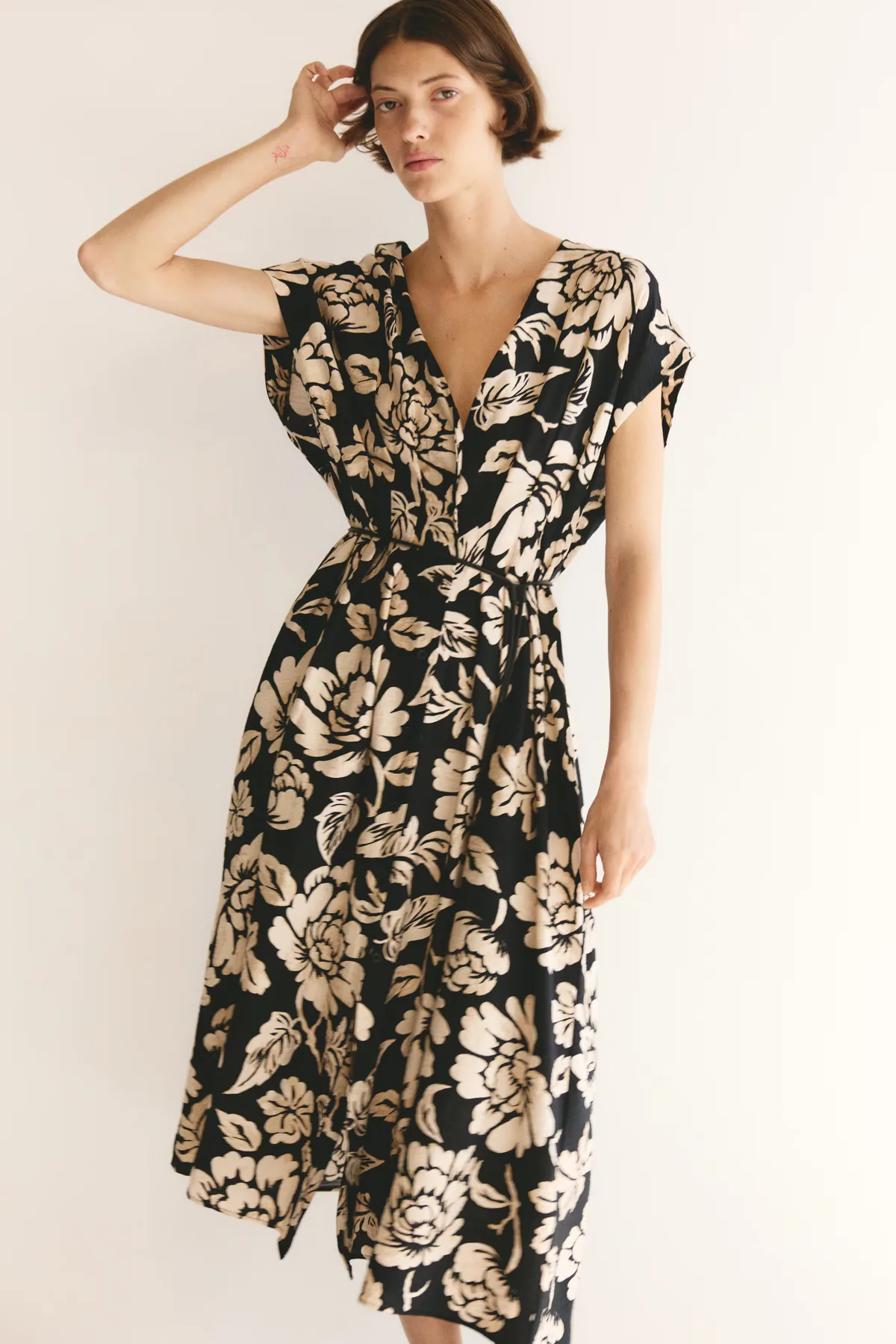 ROBE MIDI À BOUTONS